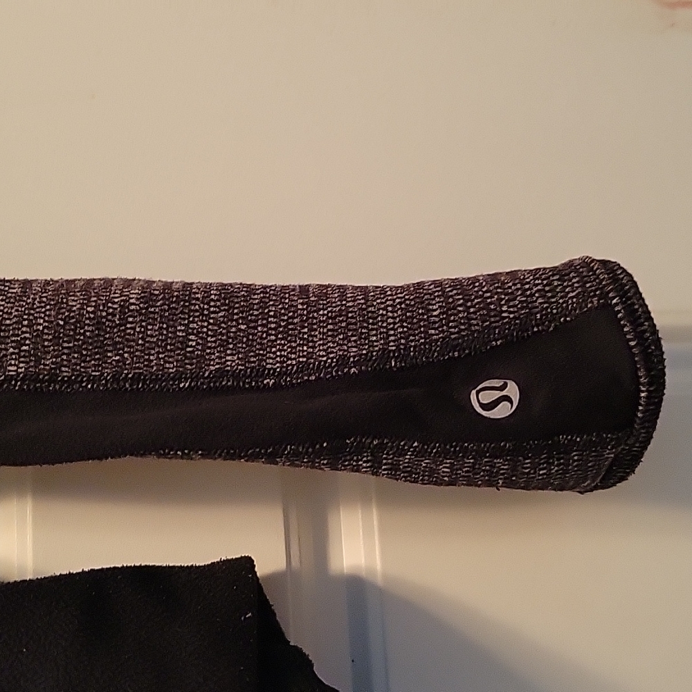 Lululemon Bold In The Cold Lace Pullover - Picture 3 of 10